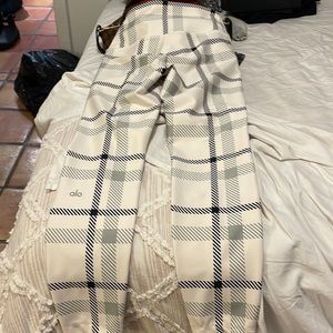 Perfect condition! Alo no tag but def a Medium!